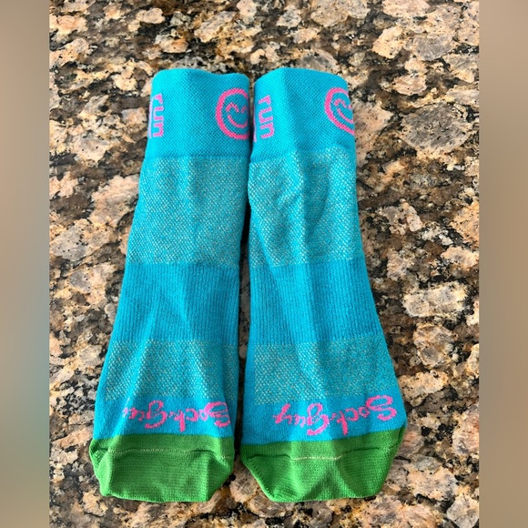 Trail Running Socks Womens 9.5-11 EUC - Picture 2 of 3